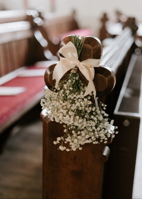 Gypsophila Pew Ends