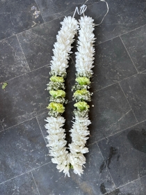 Pistachio Green & Gypsophila Garland