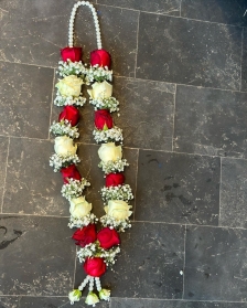 Red Rose & Gypsophila Garland