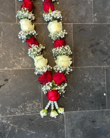 Red Rose & Gypsophila Garland