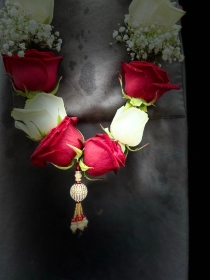 Red Rose and Gypsophila Garland